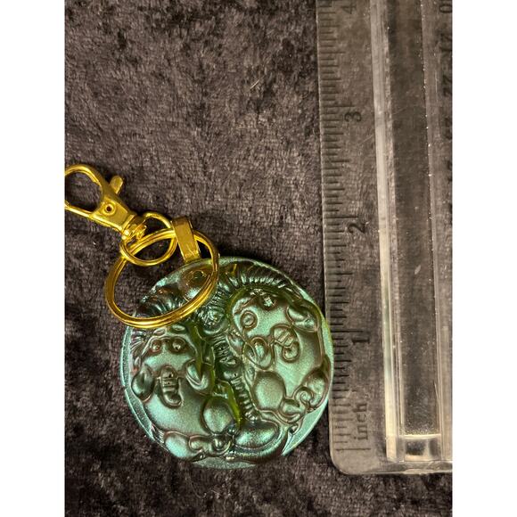 Green Orgonite Keychain with Flower of Life - Picture 6 of 6
